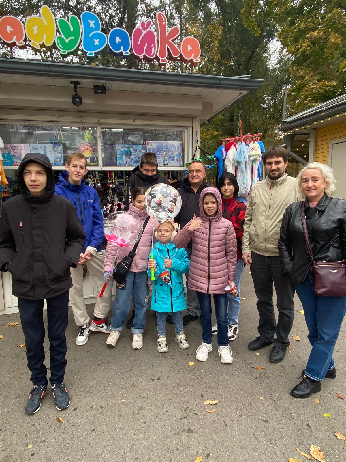Воспитанники Детского дома № 10 побывали в Свято-Казанском храме и посетили парк развлечений
